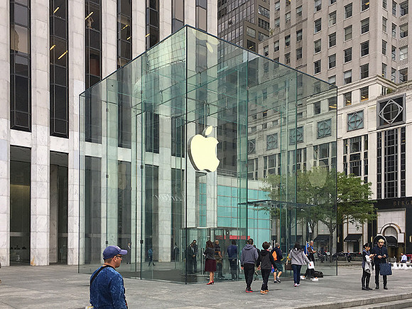 Apple Store, Fifth Avenue, New York City, NY